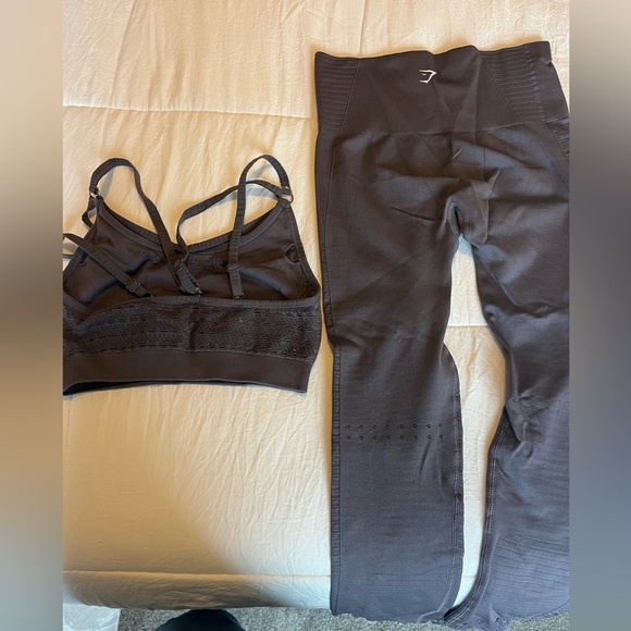 Gymshark purple/plum ENERGY SEAMLESS leggings and sports bra. - Picture 2 of 2